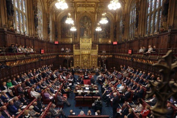 پارلمان انگلیس با برگزاری انتخابات زودهنگام موافقت کرد