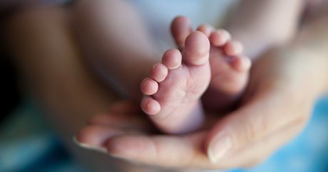 بررسی مرگ یک نوزاد در همدان با پیگیری قضایی