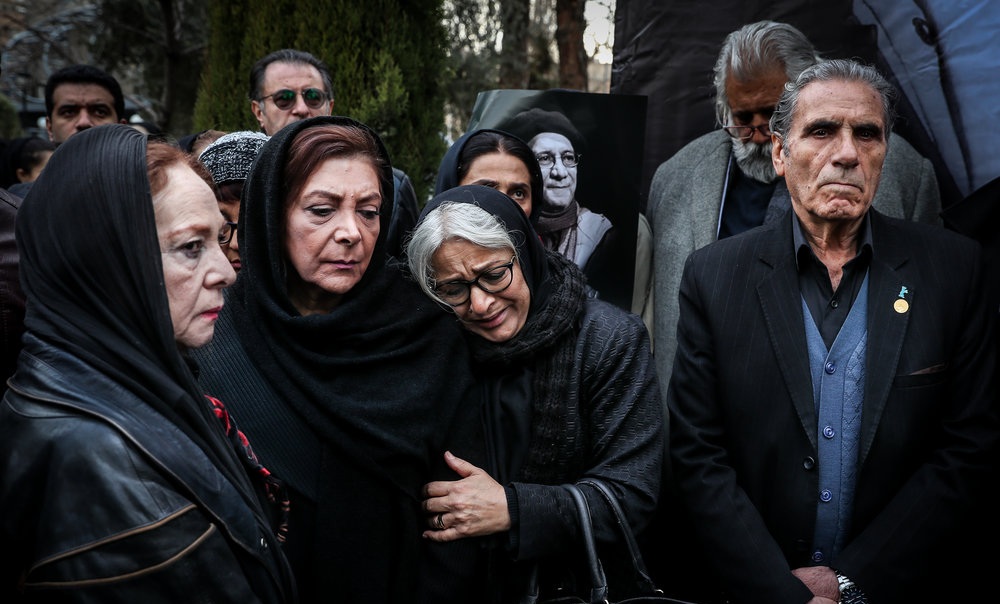همسر سابق محب اهری در مراسم تشییع‌اش +عکس