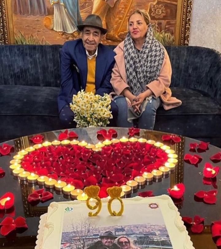 جشن تولد ۹۰سالگی ایرج خواجه امیری در کنار همسرش + عکس