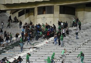 آشوب در فوتبال مراکش؛ دستگیری ۱۶۰ هوادار!