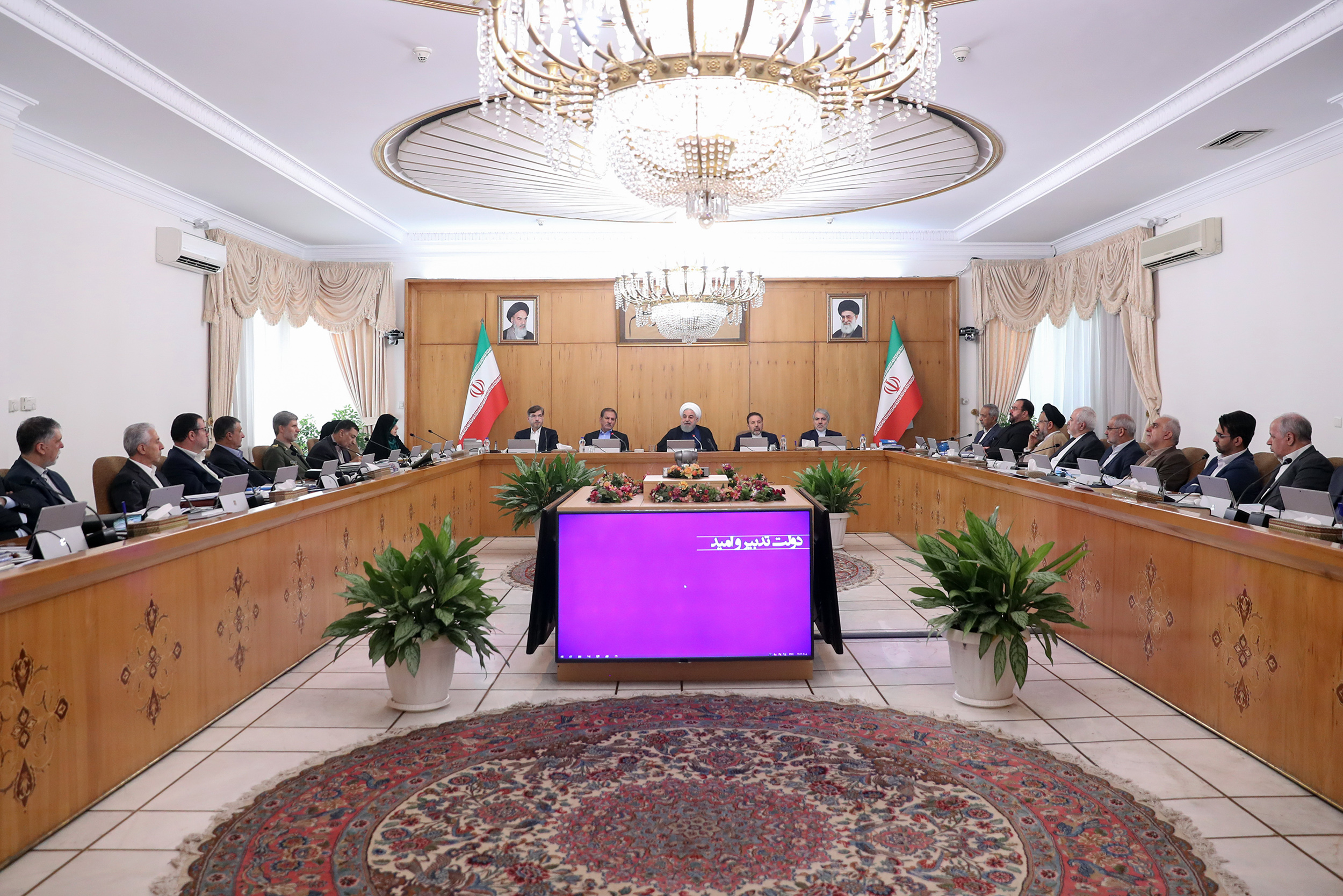 روحانی: ارزش پول ملی نسبت به مهر پارسال 40درصد افزایش داشته است/ توطئه دشمنان را در نیویورک در هم شکستیم و نشان دادیم ایران از مذاکره فرار نمی‌کند