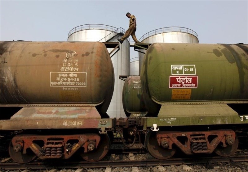پالایش نفت خام در هند کاهش یافت