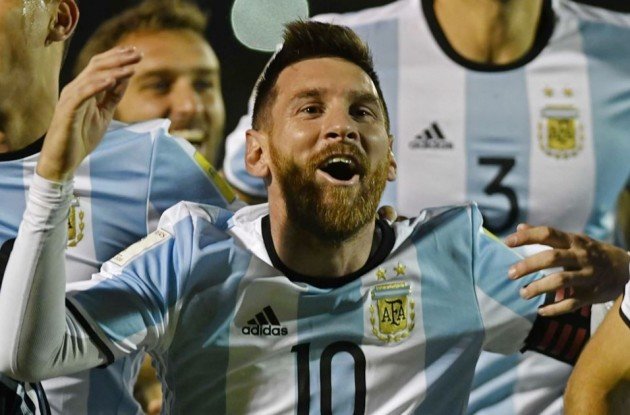 توصیه عجیب روجری به مسی: تا جام جهانی برای بارسا بازی نکن
