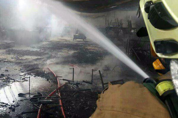 آتش‌سوزی در کارگاه ۷۰۰متری مبل و صندلی جاده ساوه