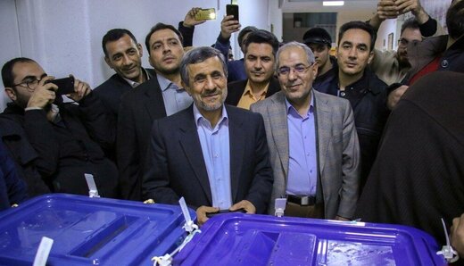 پای احمدی‌نژادی‌ها به پارلمان یازدهم باز شد