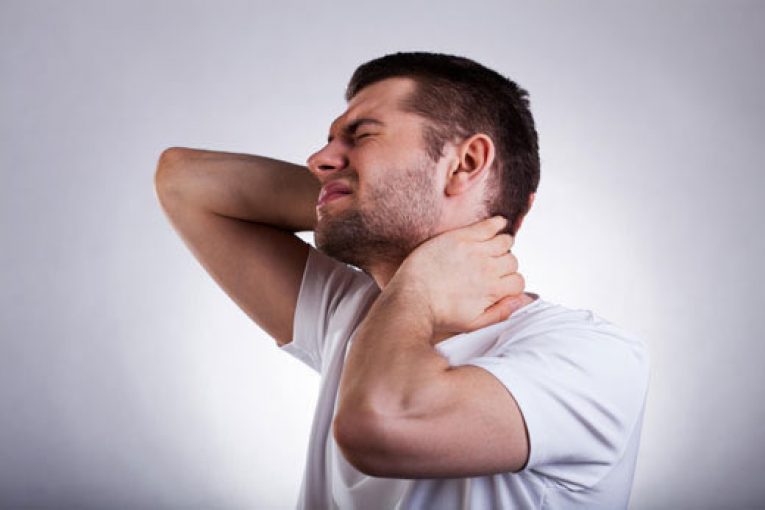 چرا باید درد گردن را جدی بگیریم؟