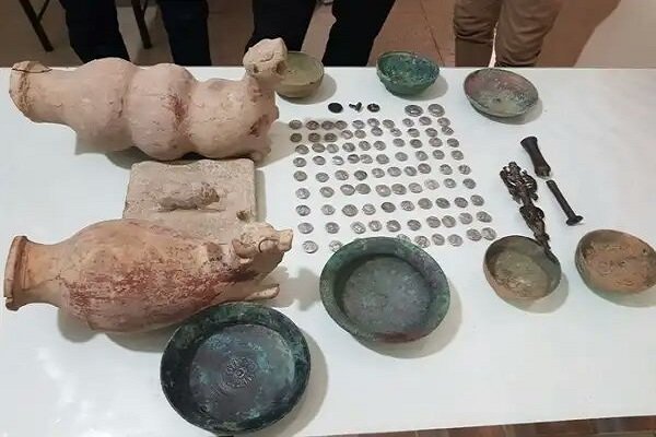 کشف اشیای تاریخی هزاره اول قبل از میلاد و سکه‌های اشکانی