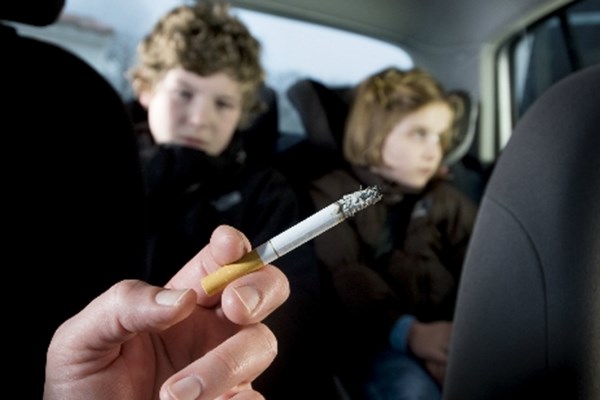خطر ابتلا به بیماری‌های ریوی با دود سیگار در خردسالی