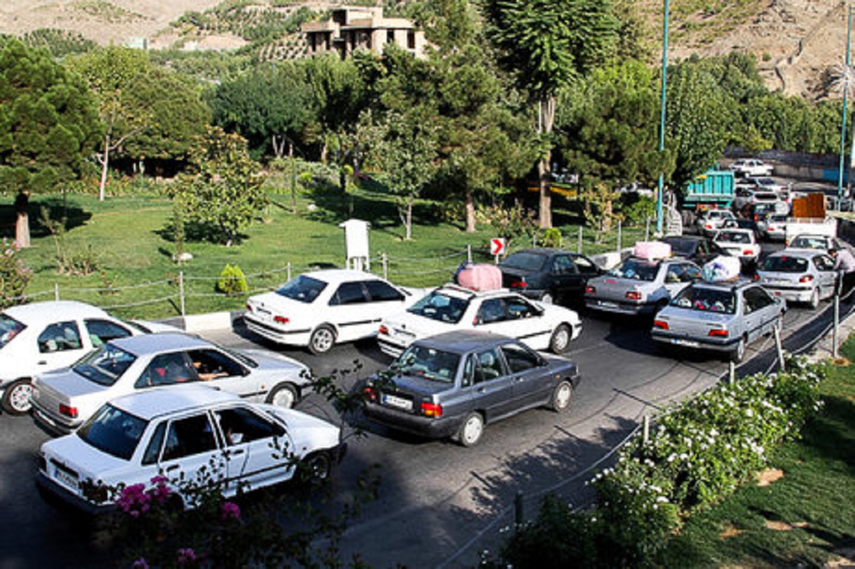 ترافیک در مسیرهای هراز و فیروزکوه سنگین است