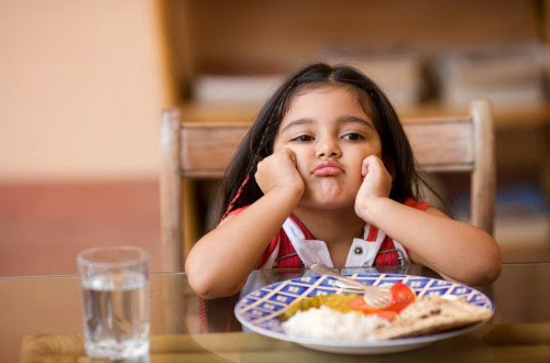 چرا کودکان دچار بدغذایی می‌شوند؟