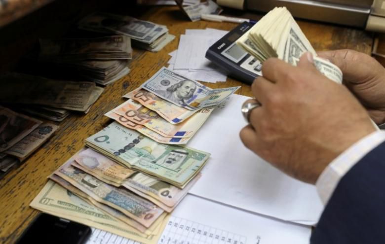فعالان اقتصادی در انتظار ارز تک نرخی/ ترس سرمایه‌گذاران خارجی از بازار ارز ایران 