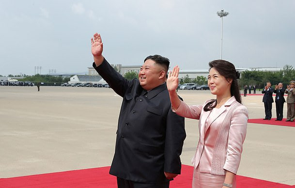 گردنبند موشکی همسر رهبر کره شمالی + عکس
