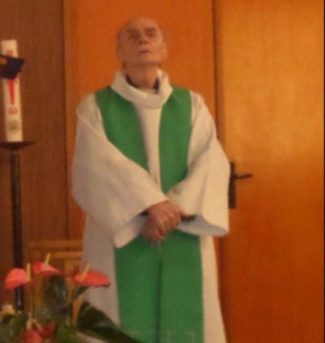 کشیشی که در فرانسه سرش بریده شد +عکس