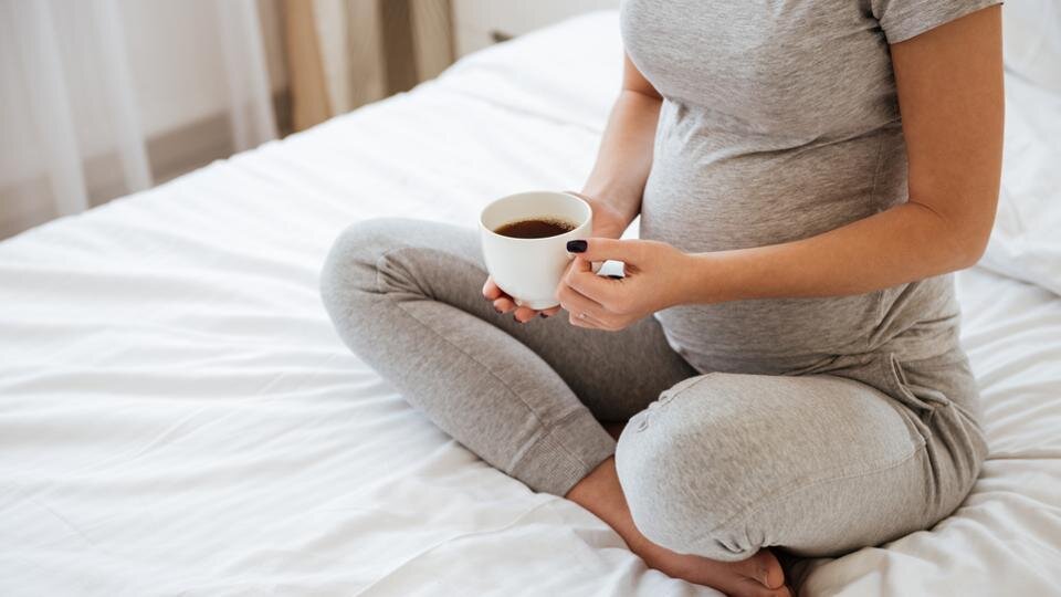 توصیه مهم به خانم های باردار/ آیا مصرف قهوه در دوران بارداری مضر است؟