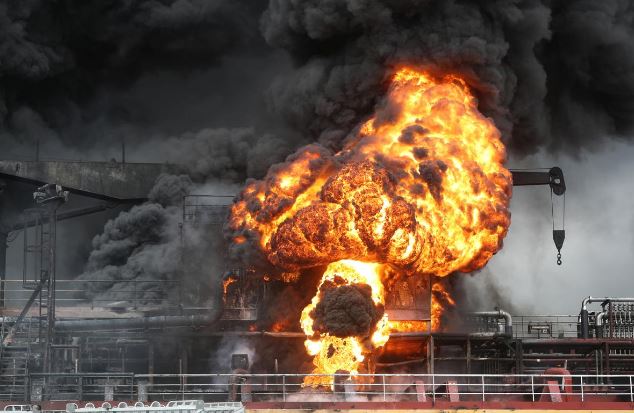 آتش سوزی در دو نفتکش کره جنوبی/ 9ملوان مجروح شدند