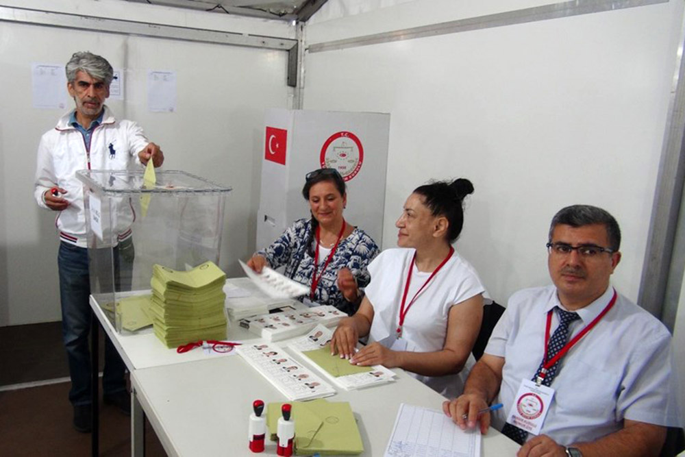 رای‌گیری انتخابات مجلس و ریاست‌جمهوری ترکیه آغاز شد