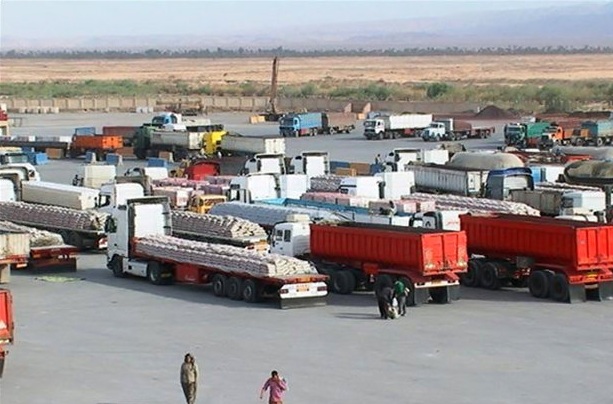 تردد ۲۲۰ هزار کامیون بین ایران و عراق