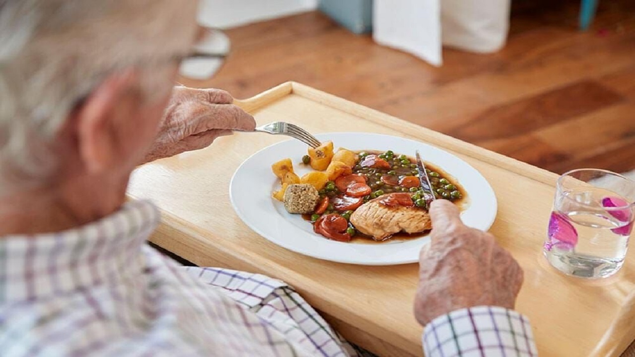 مهمترین پرهیزهای غذایی برای سالمندان