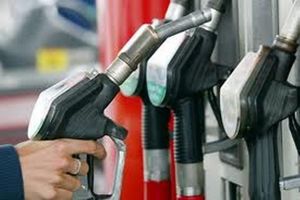 مجلس مخالف افزایش قیمت بنزین به۱۵۰۰ تومان است/ افزایش قیمت با یک شیب ملایم انجام شود
