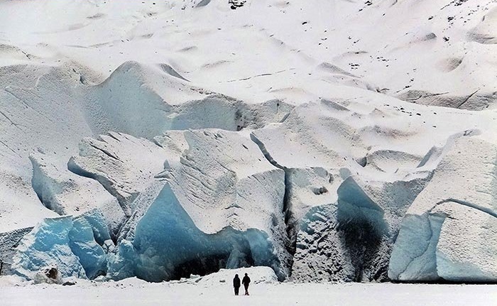دریاچه یخ زده "مندنهال" در آلاسکا +عکس