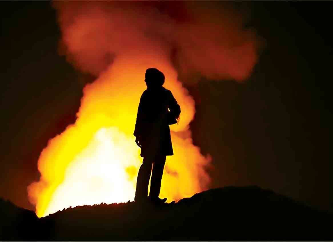 مهار آتش‌سوزی یک تانکر بنزین در منطقه پیروزی