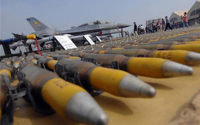تعلیق مجوزهای صادرات تسلیحات انگلیس به عربستان