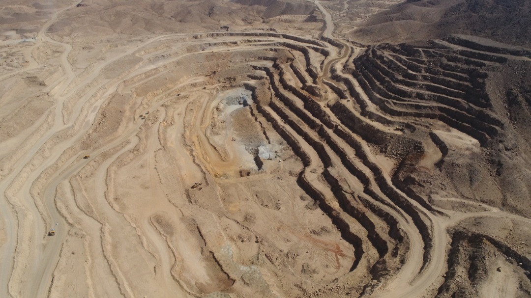 تامین مواد اولیه معدنی مجموعه میدکو توسط کاراوران صنعت خاورمیانه