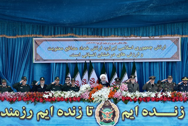 روحانی: حرکت ارتش در چارچوب منافع ملی است