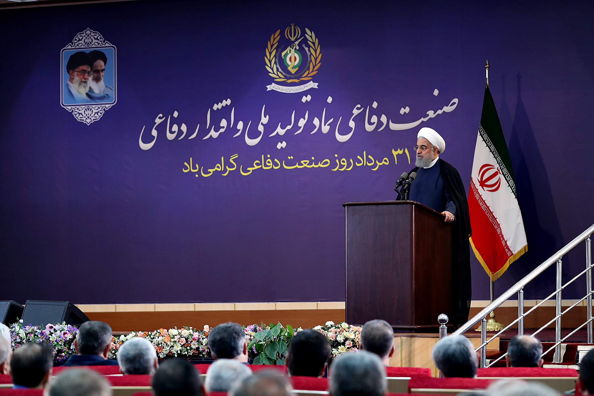 روحانی: ما ملت مسالمت هستیم/ قدرت نظامی به معنای جنگ‌طلبی نیست
