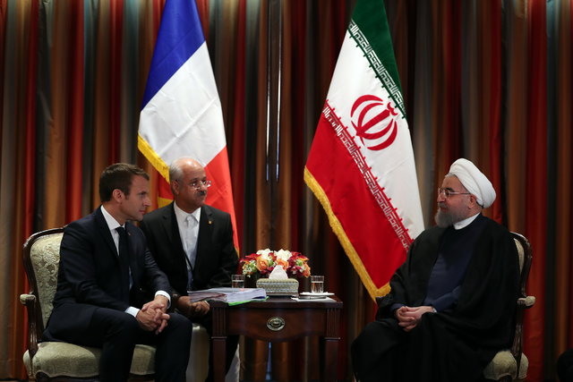 ماکرون: با رییس‌جمهور ایران تبادل‌ نظر اساسی داشتیم