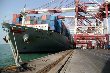 توقف 16 کشتی حامل کالاهای اساسی در خور موسی/  200 میلیون یورو؛ ارزی که تخصیص داده نشد
