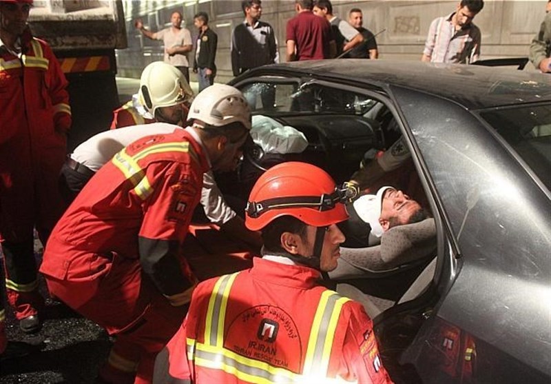 واژگونی پژو۲۰۶ و ساندرو در اتوبان نیایش +عکس