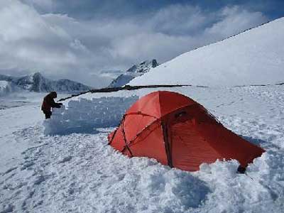 دانستنی های سفر زمستانی؛ چگونه در برف کمپ بزنیم؟ 