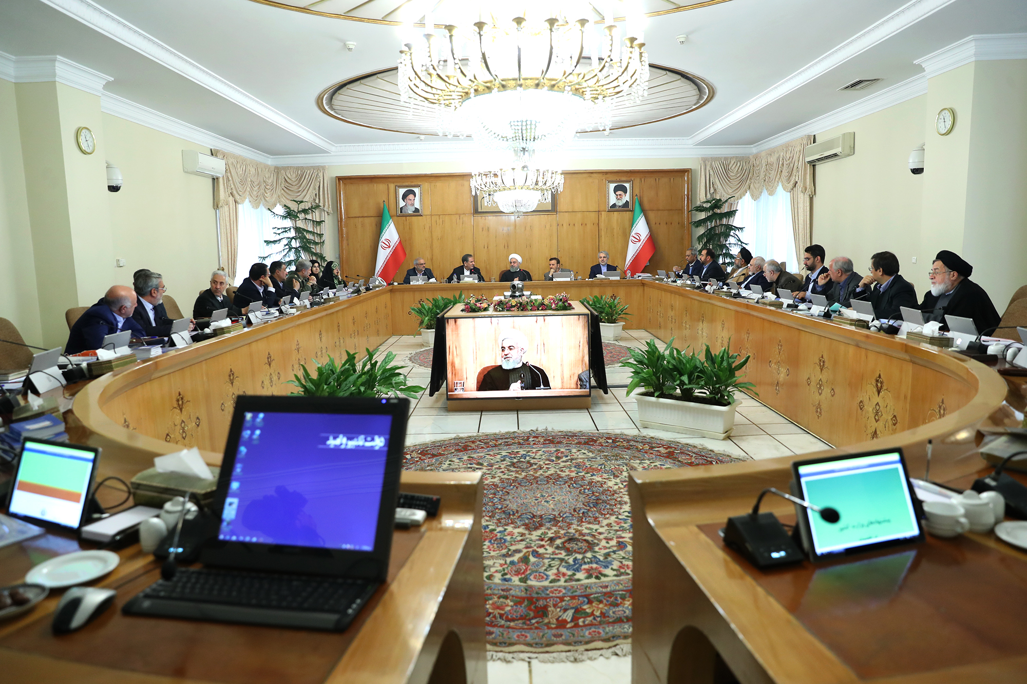 روحانی: می‌توانیم بیکاری را مهار کنیم/ تراز مثبت صادرات غیر نفتی در 9ماه گذشته