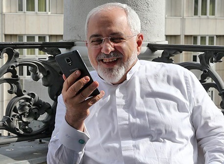 ظریف: موبایلم هنگام مذاکرات مثل اتو داغ می‌شد