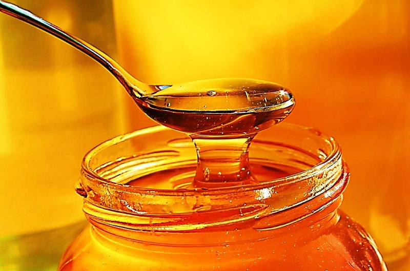 "عسل زنبور ندیده" تهدید سلامت و صادرات/ لزوم جایگزینی استاندارد اجباری به جای تشویقی برای عسل