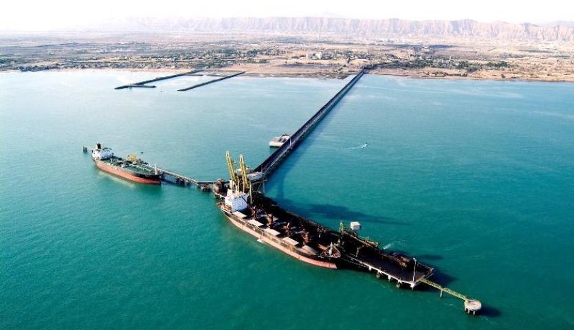 منطقه خلیج فارس روزانه ظرفیت تخلیه ۴۰۰واگن مواد معدنی دارد