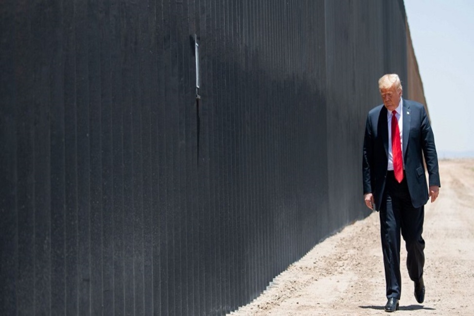 از بین رفتن دیوار مرزی ترامپ بر اثر سیل در آگست + فیلم