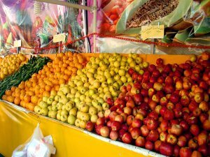 تلاش غرفه‌دارن میدان میوه و تره‌بار برای فروش میوه قاچاق +قیمت جدید انواع میوه