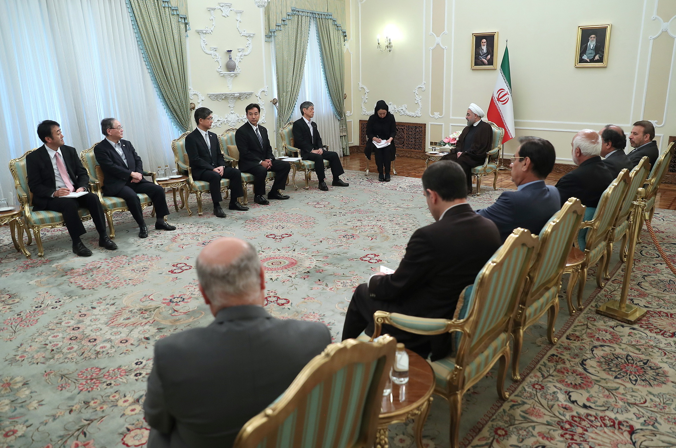 تاکید رییس جمهور بر تسهیل روابط بانکی ایران و ژاپن