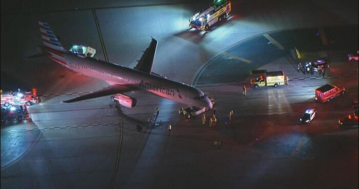 ۵ مجروح بر اثر برخورد هواپیما با اتوبوس در فرودگاه