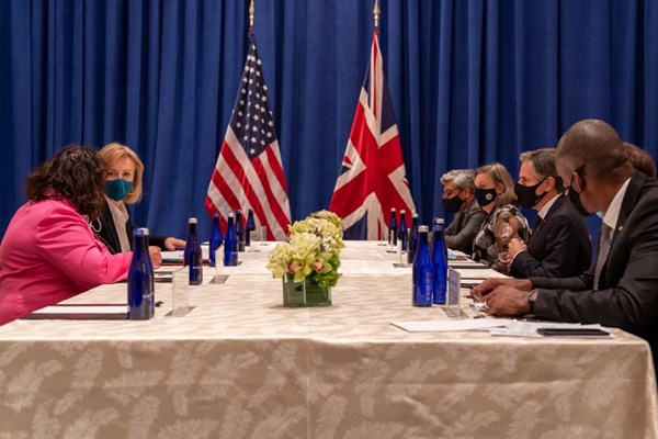 دیدار وزرای خارجه آمریکا و انگلیس درباره ایران و افغانستان