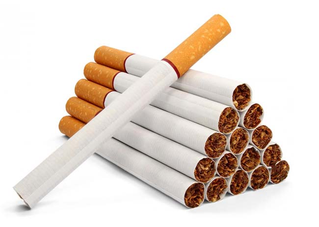 کاهش واردات و قاچاق سیگار