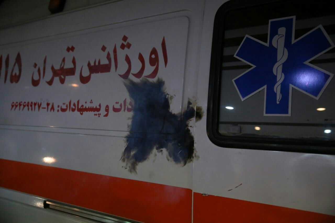 مصدومان چهارشنبه سوری به ۷۱۴ نفر رسید / آمبولانس هم آسیب دید!