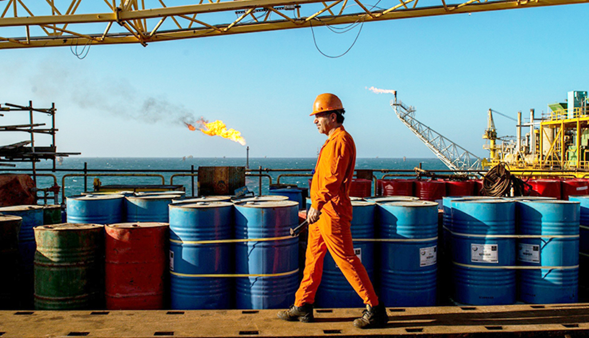 اثرات عوارض صادراتی برخی از کالاهای نفتی بر سهامداران بررسی شود