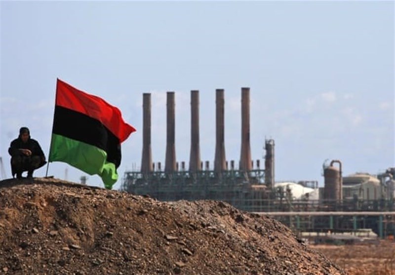 تولید نفت لیبی به ۲۹۵هزار بشکه در روز رسید
