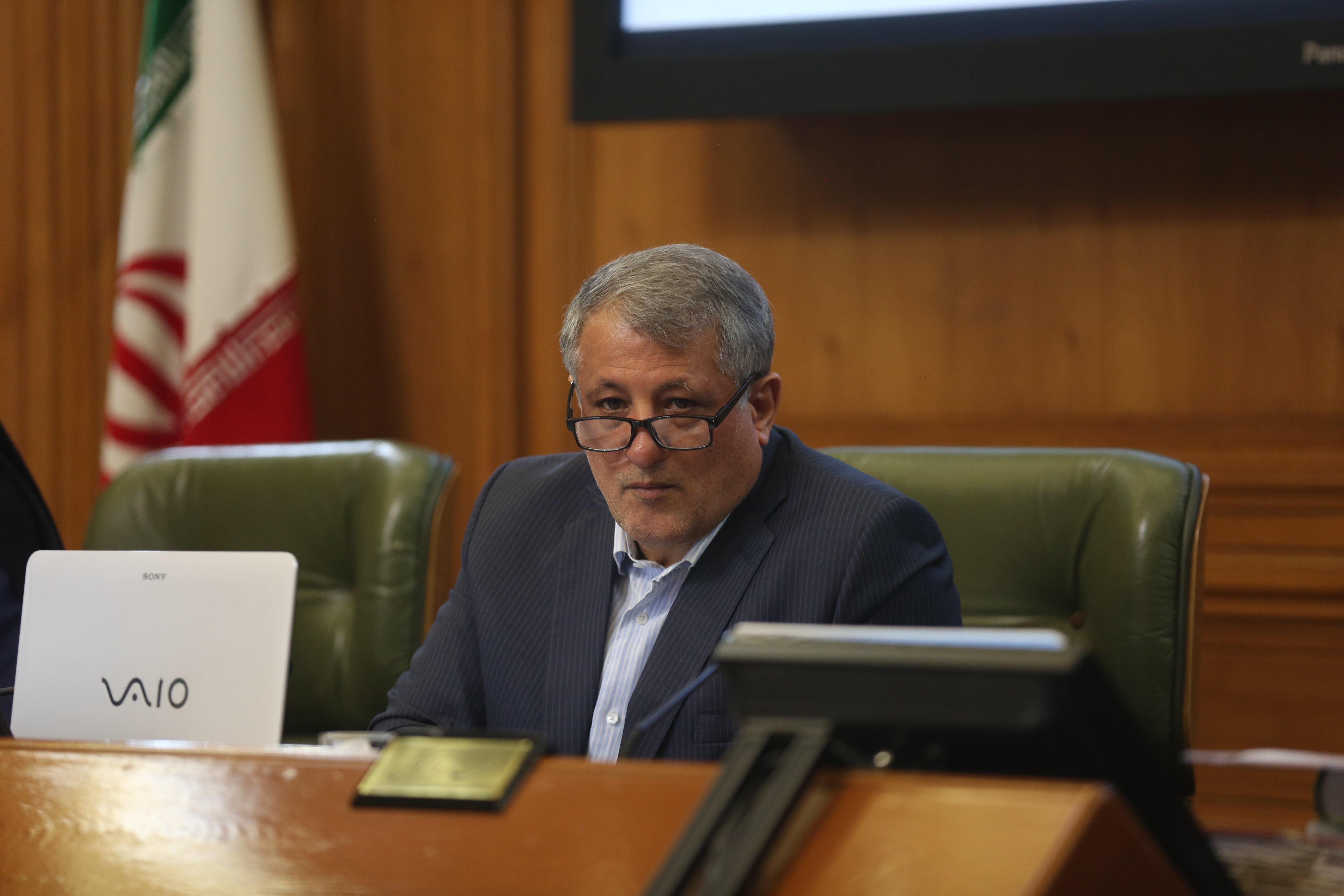 وضعیت هوای تهران افتضاح است/ موضوع واگذاری زمین های بنیاد به شورا اعلام شده بود