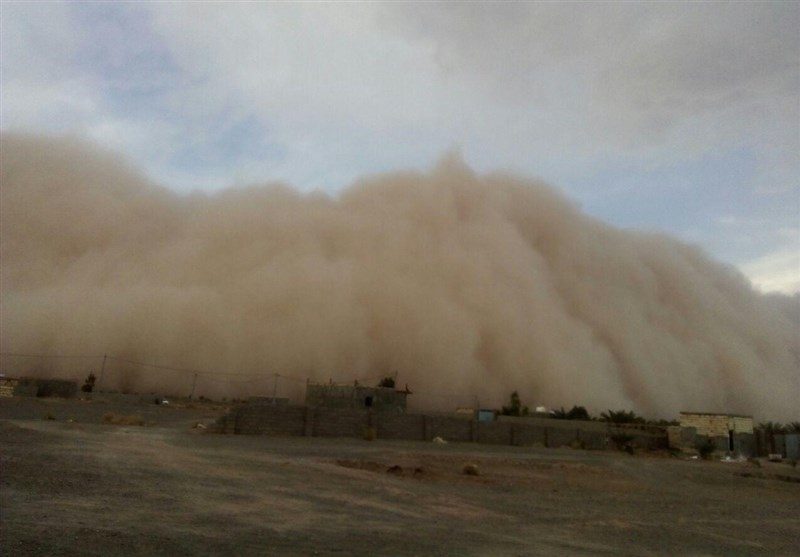 طوفان در نایین اصفهان؛ آماده‌باش کامل اورژانس