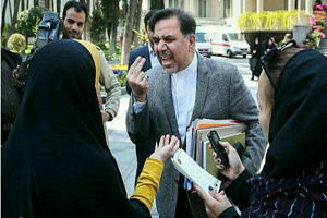 عصبانیت وزیر‌ راه از سوال یک خبرنگار +عکس